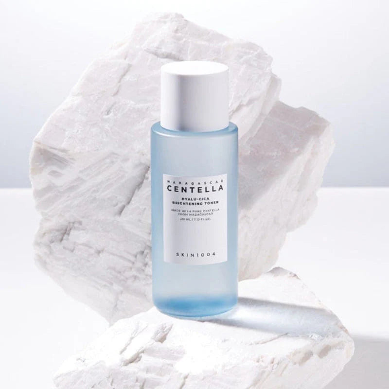 SKIN 1004 - Madagascar Centella Hyalu-Cica Brightening Toner - Tonique Hydratant