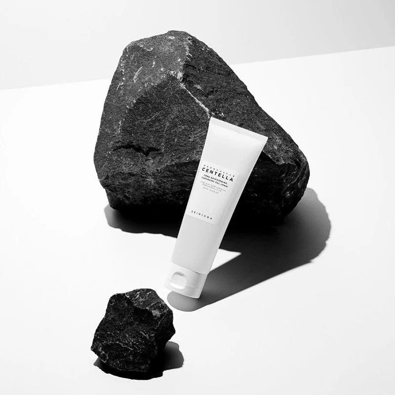 SKIN 1004 - Gel-mousse nettoyant illuminateur à la centella asiatica de Madagascar - Gel Nettoyant Illuminateur
