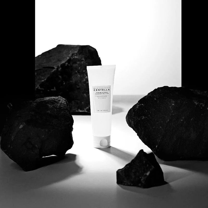 SKIN 1004 - Gel-mousse nettoyant illuminateur à la centella asiatica de Madagascar - Gel Nettoyant Illuminateur